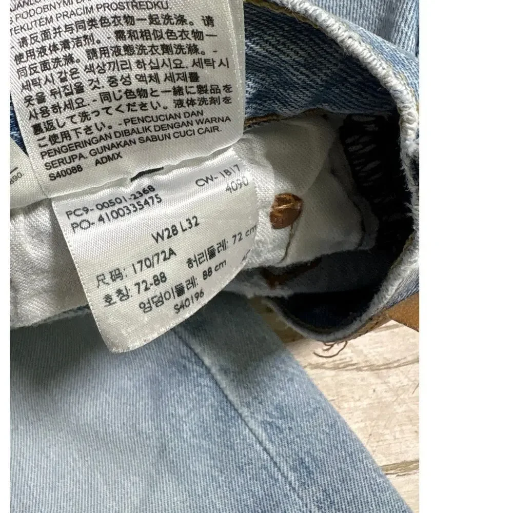 Levi's 501 Light Wash Slim Tapered Jeans Button Fly Distressed W28 Unisex